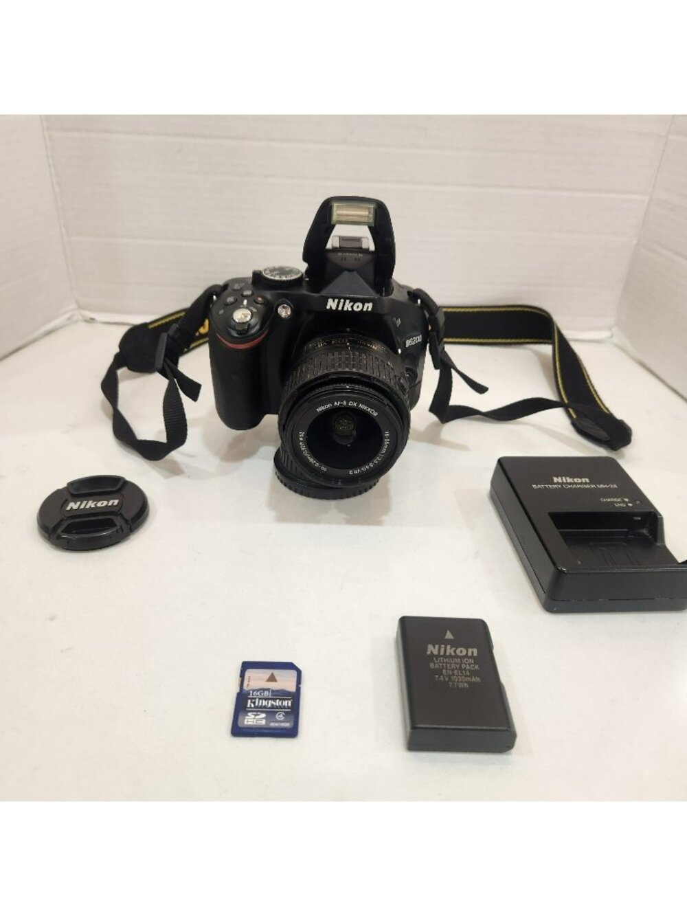 Nikon D5200 24.1MP DSLR Camera Black w/ AF-S DX 18-55mm Lens Shutter Count 4101